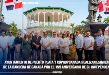 Ayuntamiento de Puerto Plata y COPROPCANADA realizan izamiento de la bandera de Canadá por el 159 aniversario de su independencia