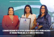 Leonardo Medrano Reyes recibe reconocimiento en el Premio Nacional de Turismo por sus más de 27 años de trayectoria